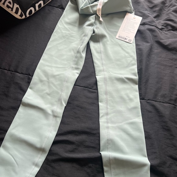 NEW *** with tags Lululemon Wunder Train High-Rise Tight 25” - Picture 4 of 6